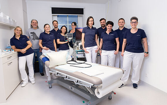 Von links: Petra Moser, Dr. Klaus Pamsl, DGKP Sabine Pamsl, Dr. Andreas Neuschitzer, DGKP Marion Schönegger-Hanger, Birgit Granig, Dr. Denise Milo, Dr. Andreas Schuschnig, Dr. Belinda Neuschitzer- Stattmann, Dr. Robert Milo, DGKP Elisabeth Hasslacher.